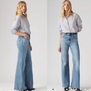 Levi's High-Rise Wide Leg Jeans in Light Wash Blue